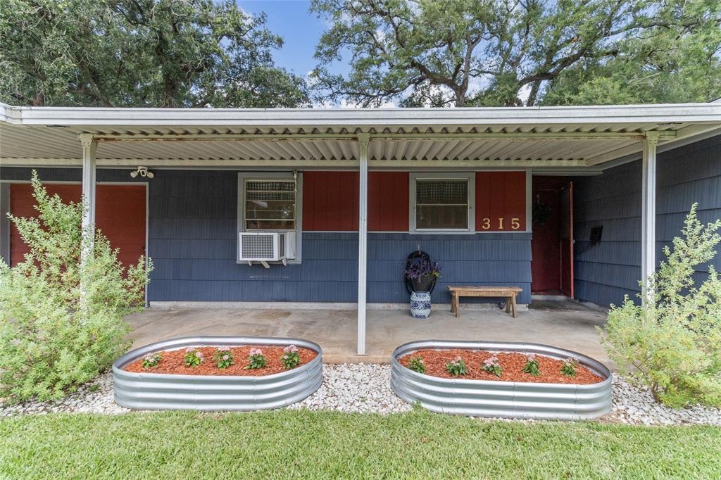 315 Cypress Street, Lake Jackson, Texas image 3