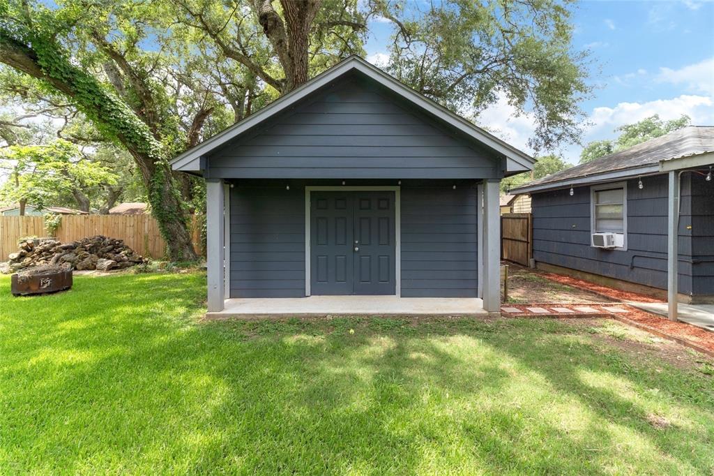 315 Cypress Street, Lake Jackson, Texas image 25