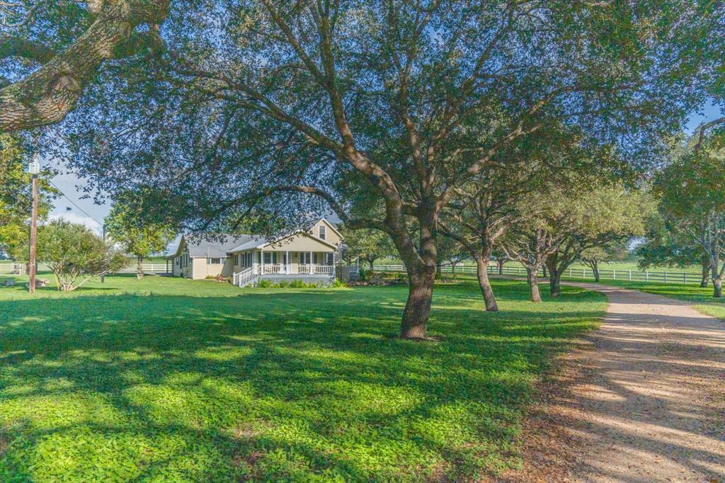 2030 Hertel Road, Schulenburg, Texas image 2