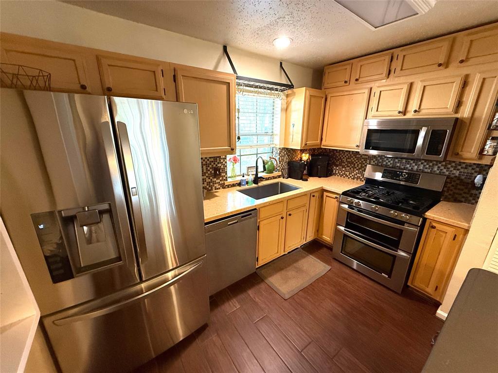 2319 Colleen Drive, Pearland, Texas image 13