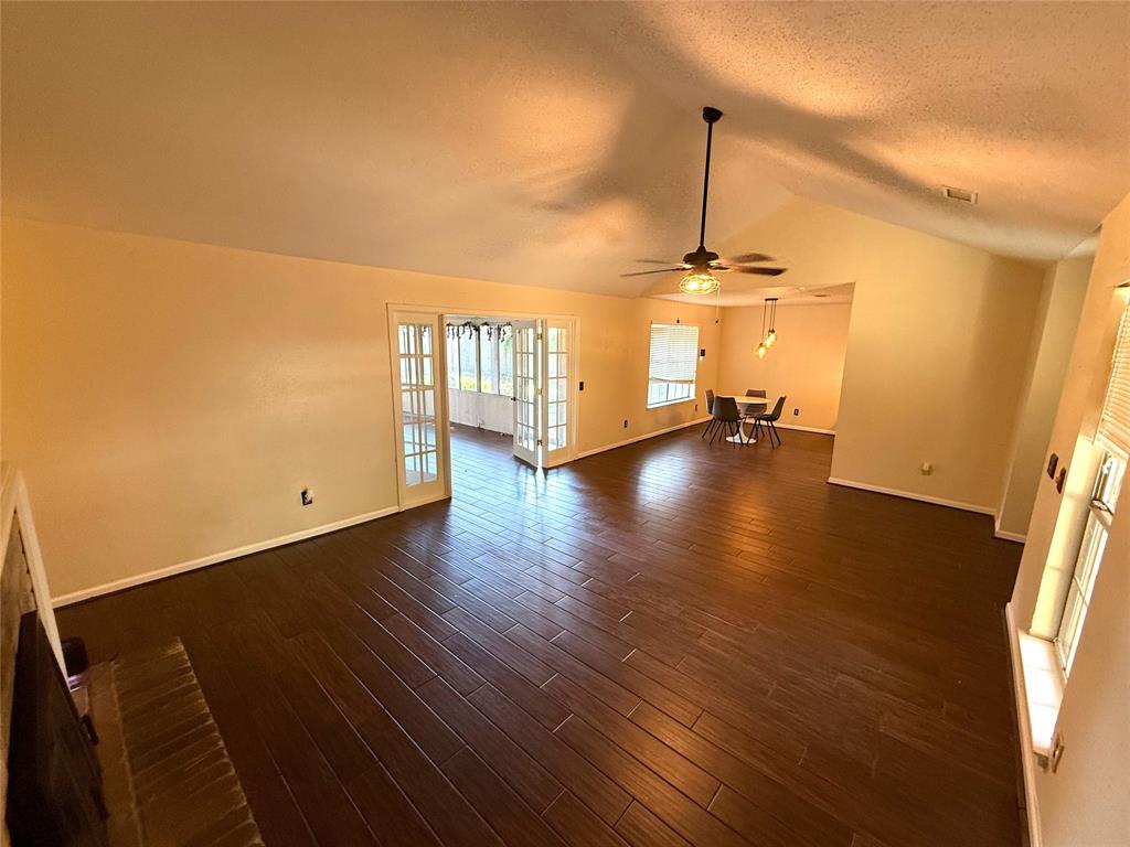 2319 Colleen Drive, Pearland, Texas image 8