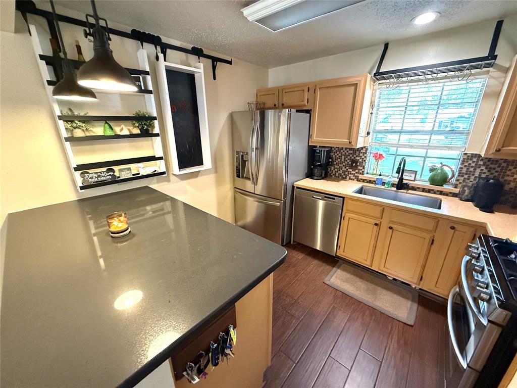 2319 Colleen Drive, Pearland, Texas image 11
