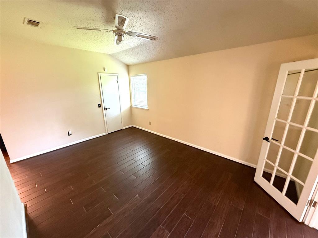 2319 Colleen Drive, Pearland, Texas image 17