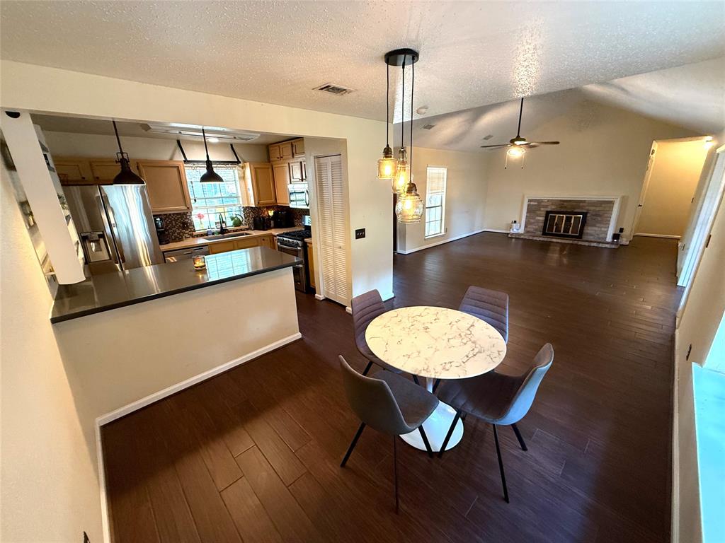 2319 Colleen Drive, Pearland, Texas image 6