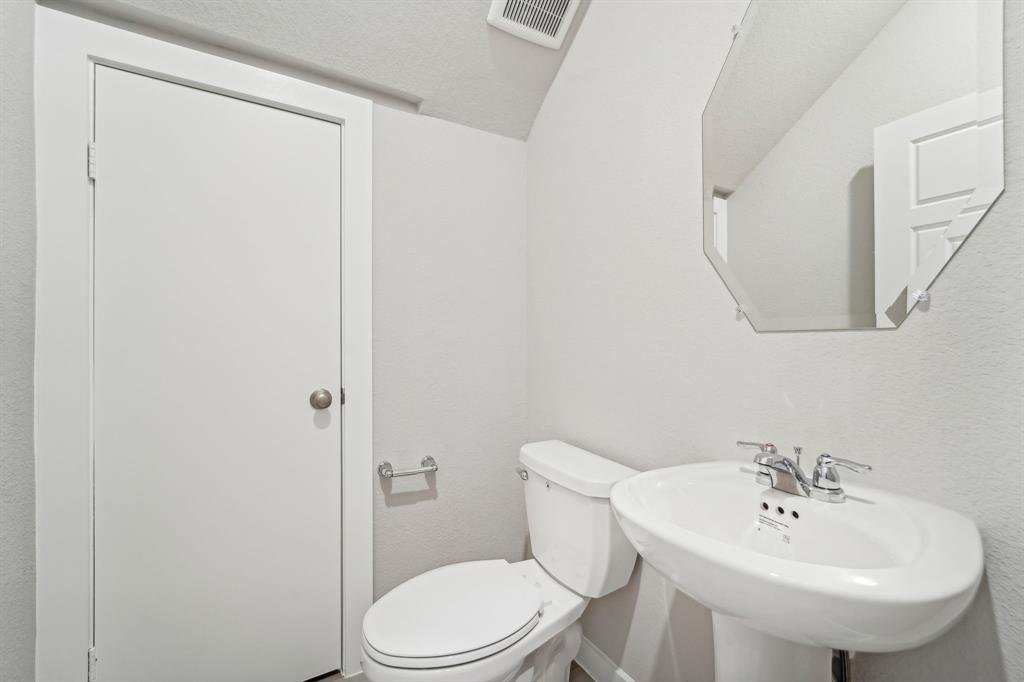 10009 Rustic Charm Street, Houston, Texas image 13
