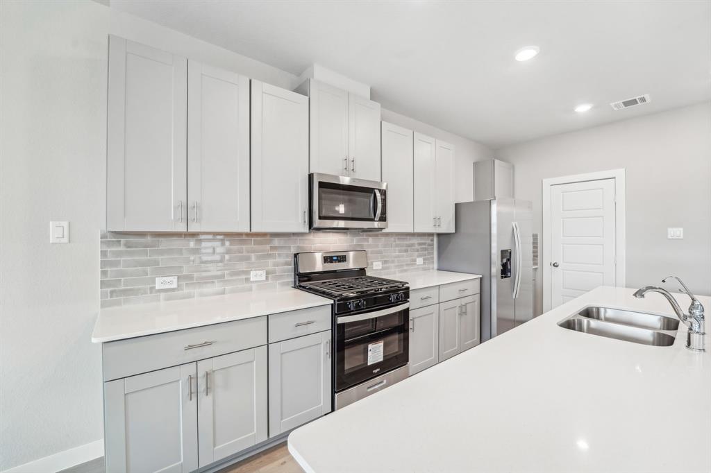 10009 Rustic Charm Street, Houston, Texas image 6