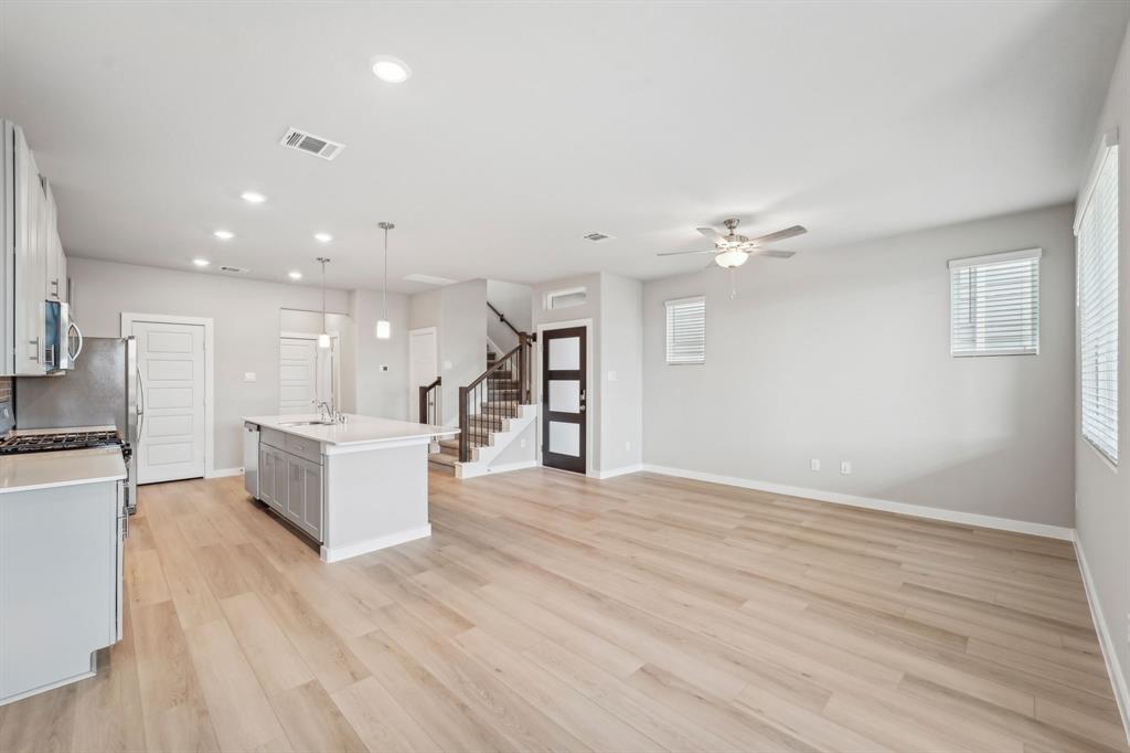 10009 Rustic Charm Street, Houston, Texas image 9