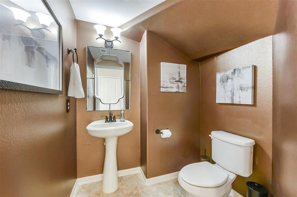 5409 Aroma Knoll Lane, Rosharon, Texas image 12