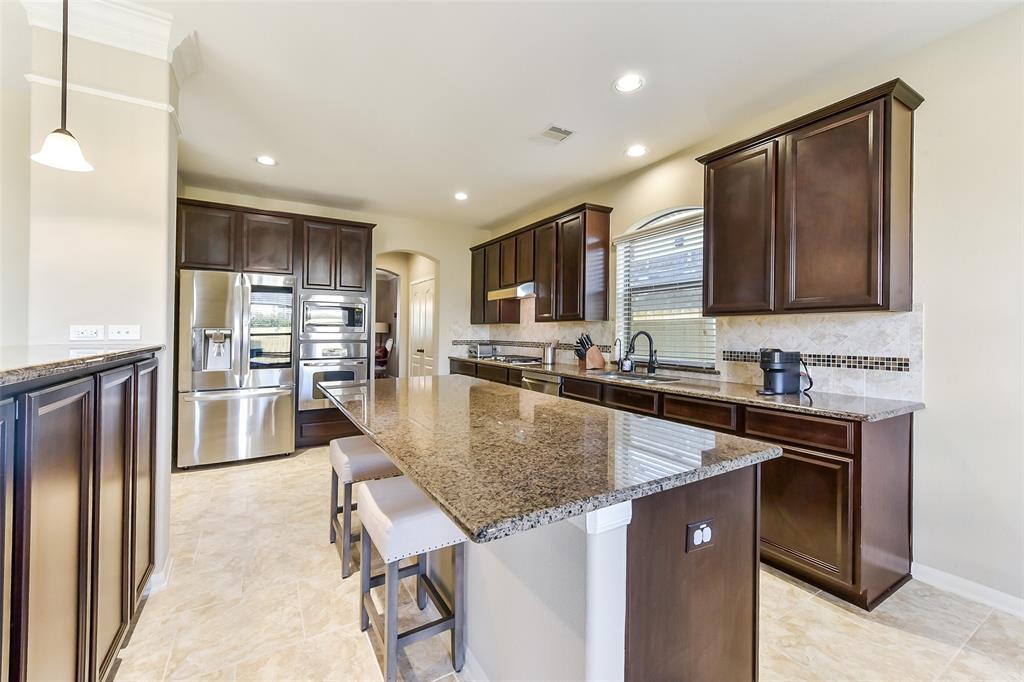 5409 Aroma Knoll Lane, Rosharon, Texas image 7