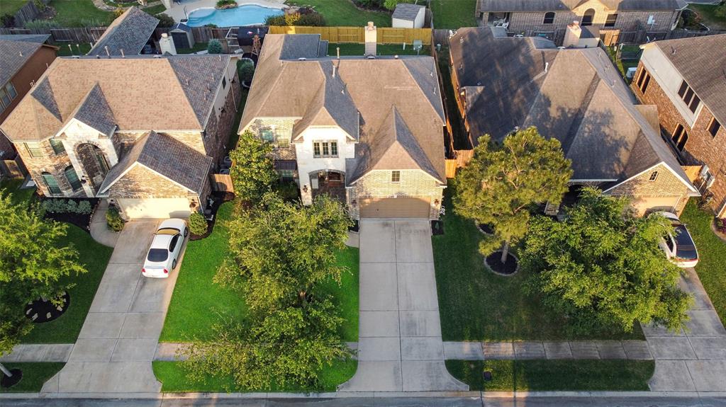5409 Aroma Knoll Lane, Rosharon, Texas image 25