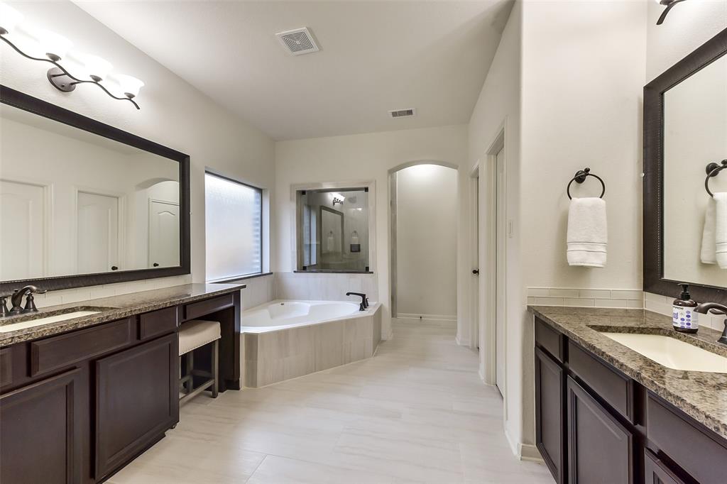5409 Aroma Knoll Lane, Rosharon, Texas image 14
