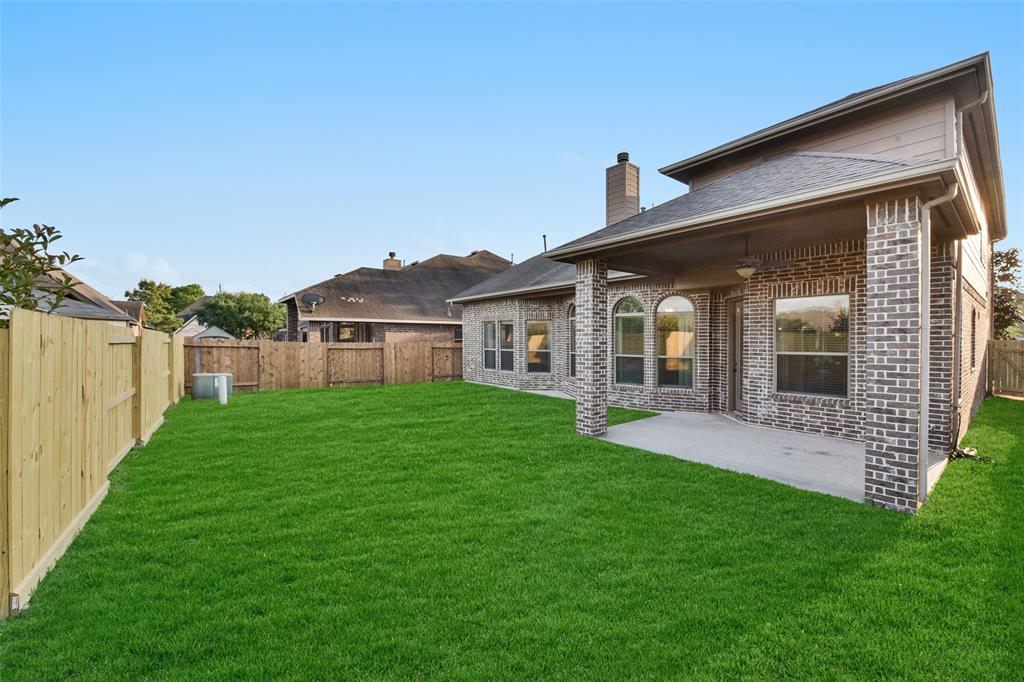 5409 Aroma Knoll Lane, Rosharon, Texas image 23