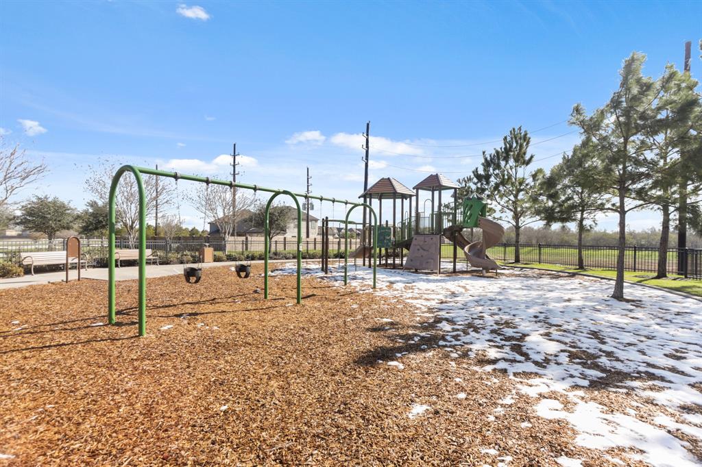 5010 Trembling Aspen Lane, Rosenberg, Texas image 34