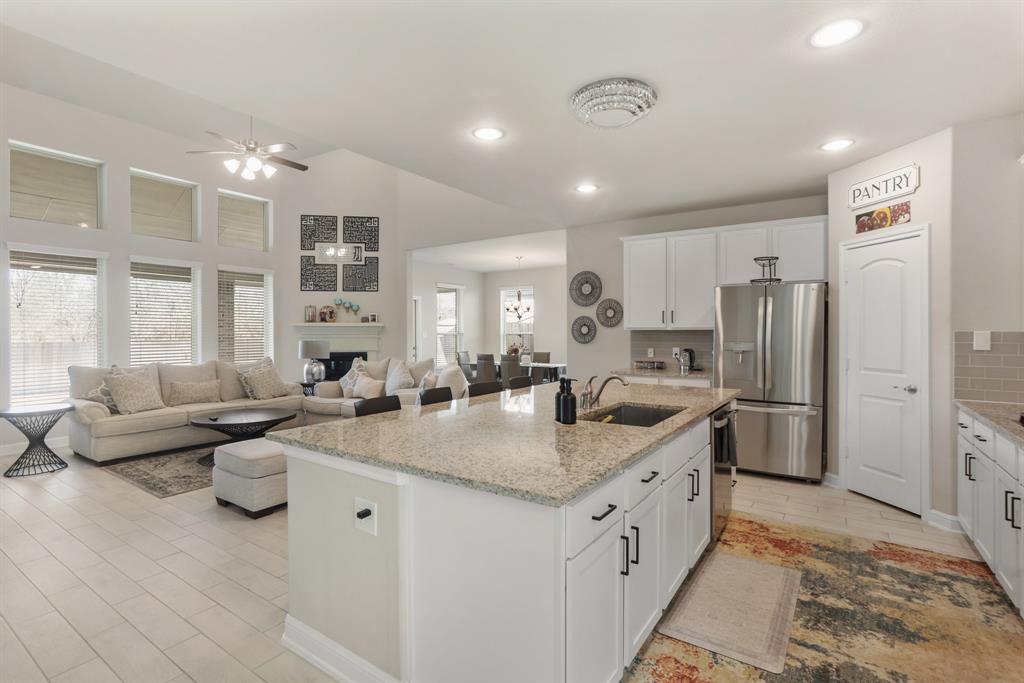 5010 Trembling Aspen Lane, Rosenberg, Texas image 9