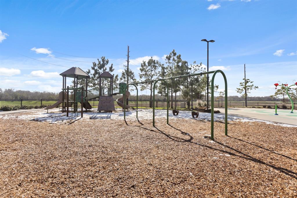 5010 Trembling Aspen Lane, Rosenberg, Texas image 35