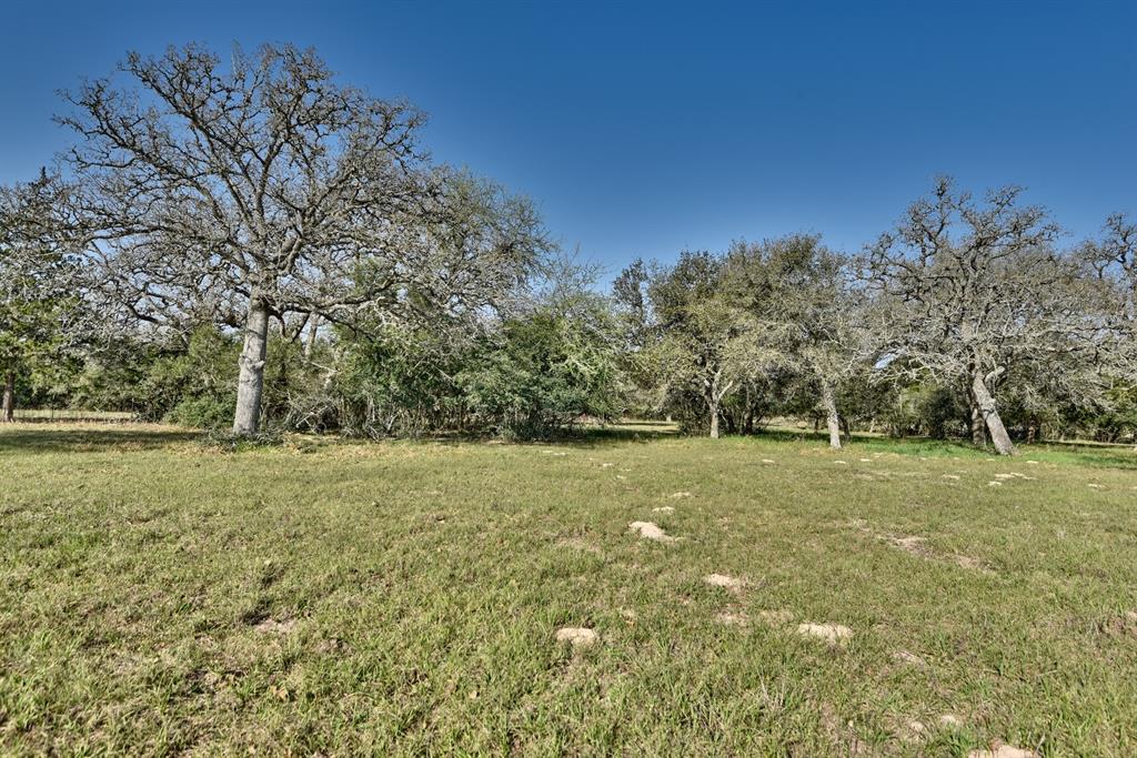 225 Private Road 4007, Hallettsville, Texas image 3