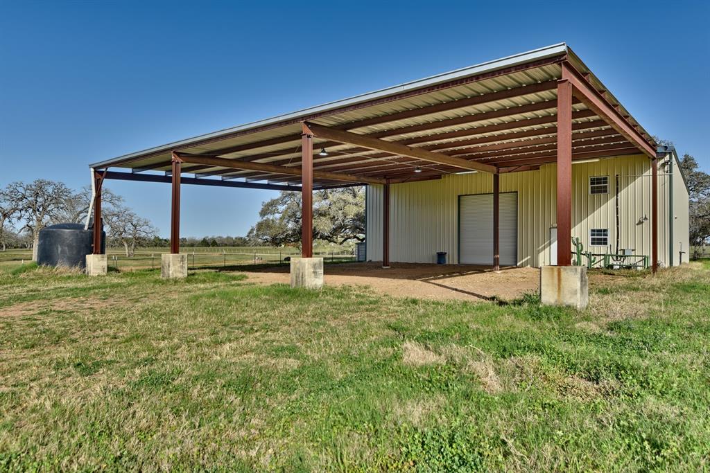 225 Private Road 4007, Hallettsville, Texas image 8