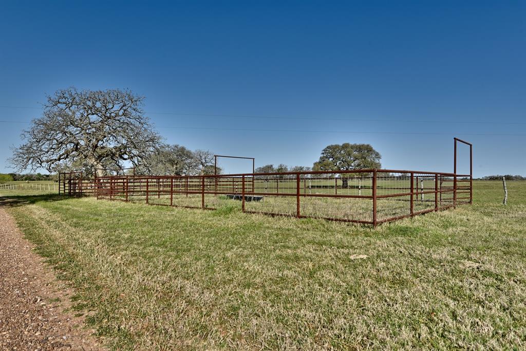 225 Private Road 4007, Hallettsville, Texas image 27