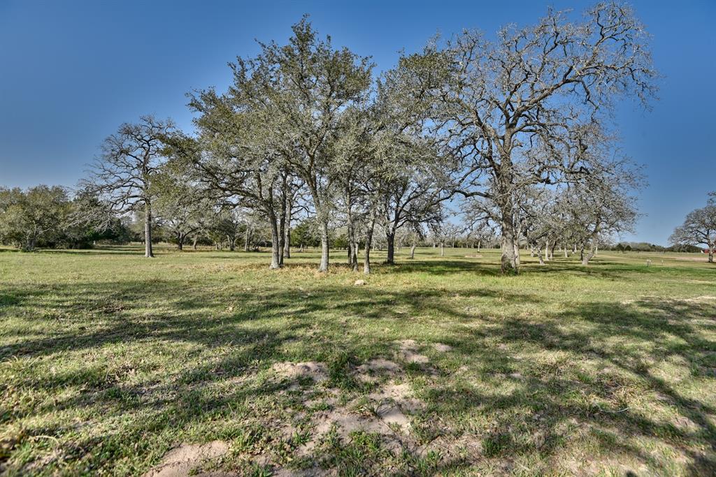 225 Private Road 4007, Hallettsville, Texas image 2