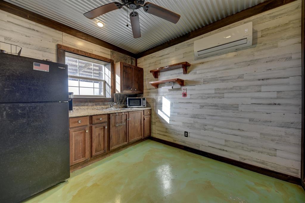 225 Private Road 4007, Hallettsville, Texas image 17