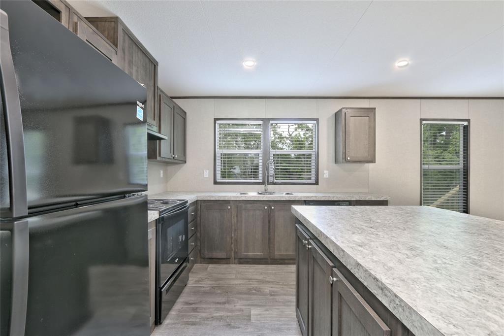 1600 Ross Avenue, Cleveland, Texas image 14