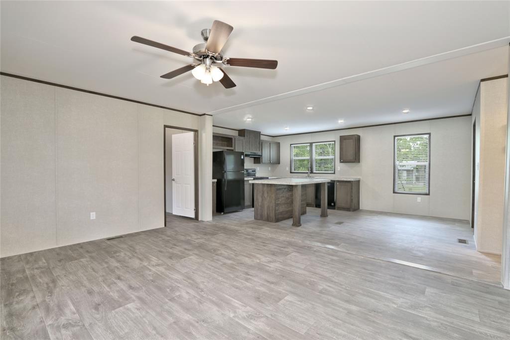 1600 Ross Avenue, Cleveland, Texas image 10