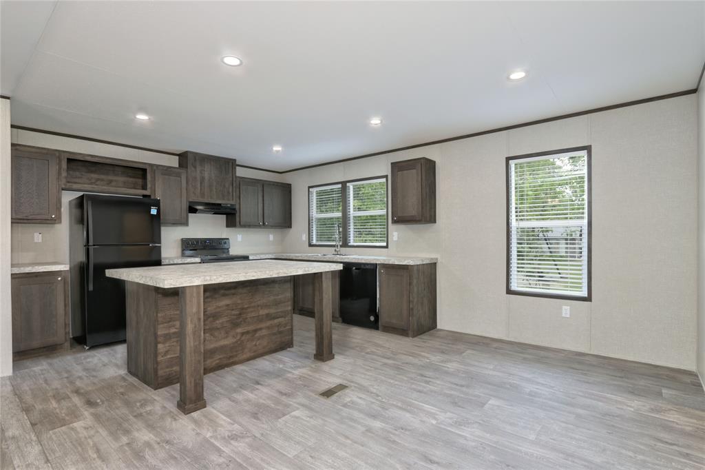 1600 Ross Avenue, Cleveland, Texas image 11