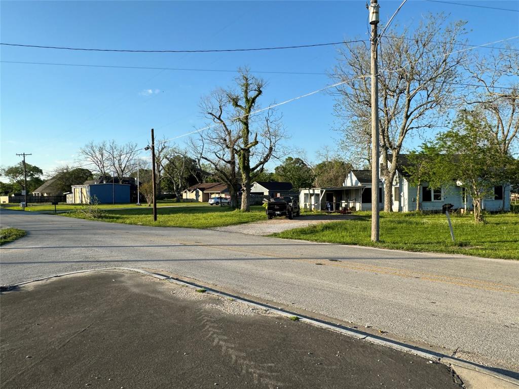 501 Burnett Street, Brazoria, Texas image 2