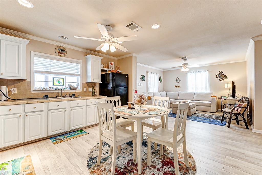965 Mary Lynn, Crystal Beach, Texas image 23