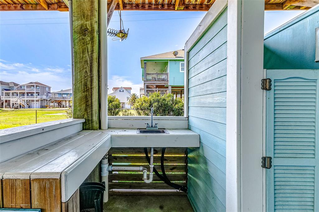 965 Mary Lynn, Crystal Beach, Texas image 10