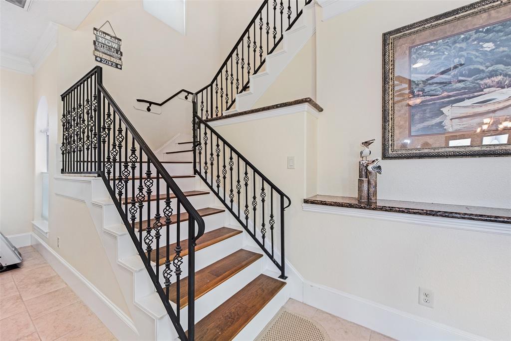 2662 E Bayshore Drive, Dickinson, Texas image 20