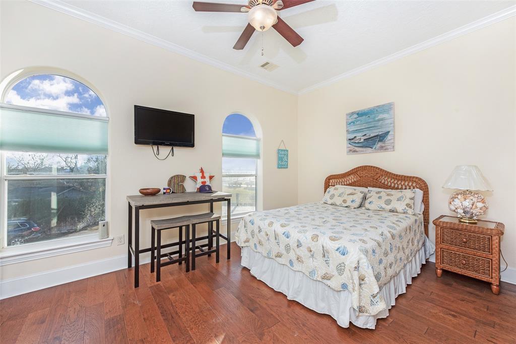2662 E Bayshore Drive, Dickinson, Texas image 39