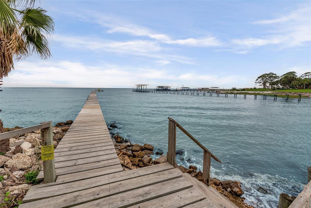 2662 E Bayshore Drive, Dickinson, Texas image 50