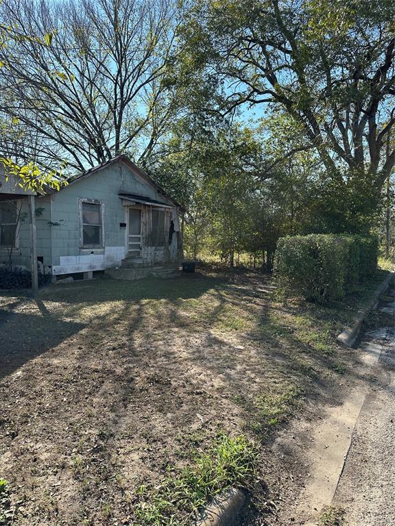 306 Jerry Street, Hallettsville, Texas image 2