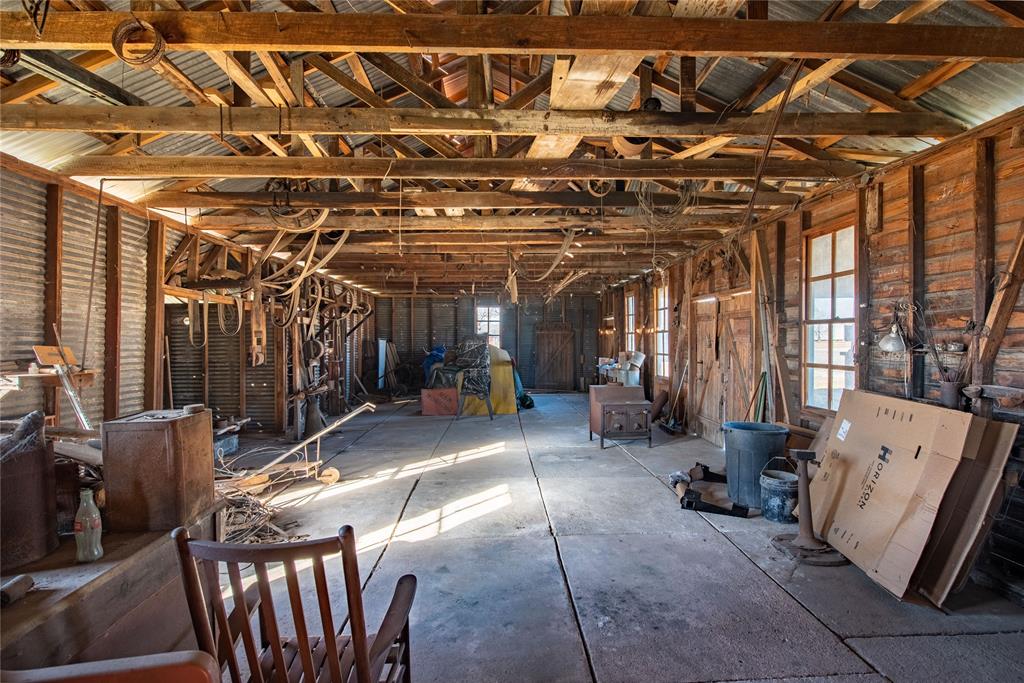 5606 S Us Highway 77, Warda, Texas image 38