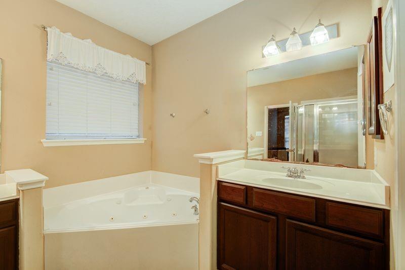 14322 Stonebury Trail Lane, Houston, Texas image 18