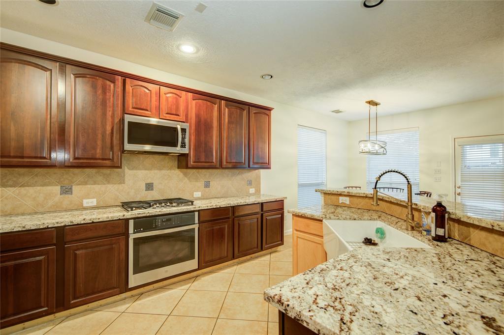14322 Stonebury Trail Lane, Houston, Texas image 6