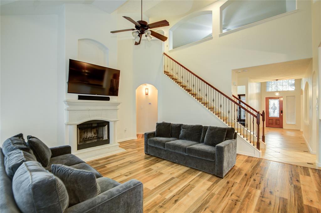 14322 Stonebury Trail Lane, Houston, Texas image 3