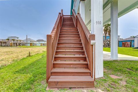 A home in Crystal Beach