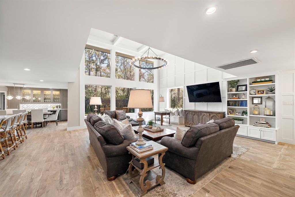 8912 Chatsworth Drive, Houston, Texas image 5