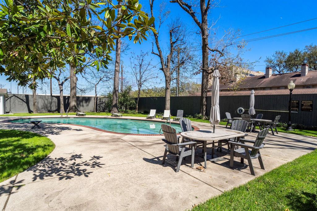 8912 Chatsworth Drive, Houston, Texas image 45