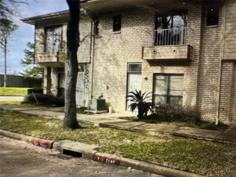 Photo of 13620 Rosewood Street #11A, Houston, TX 77083 (MLS # 84749926)
