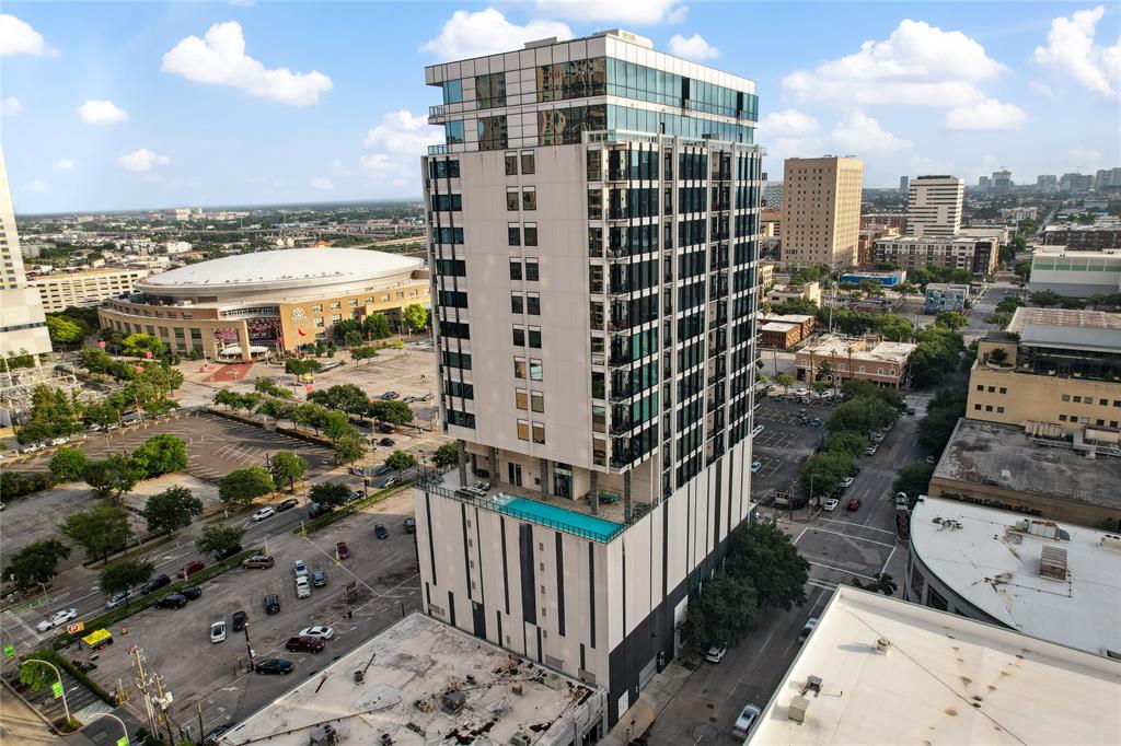 1211 Caroline Street 908