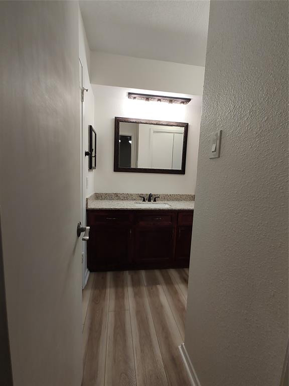 1041 Crossing Road, Angleton, Texas image 13