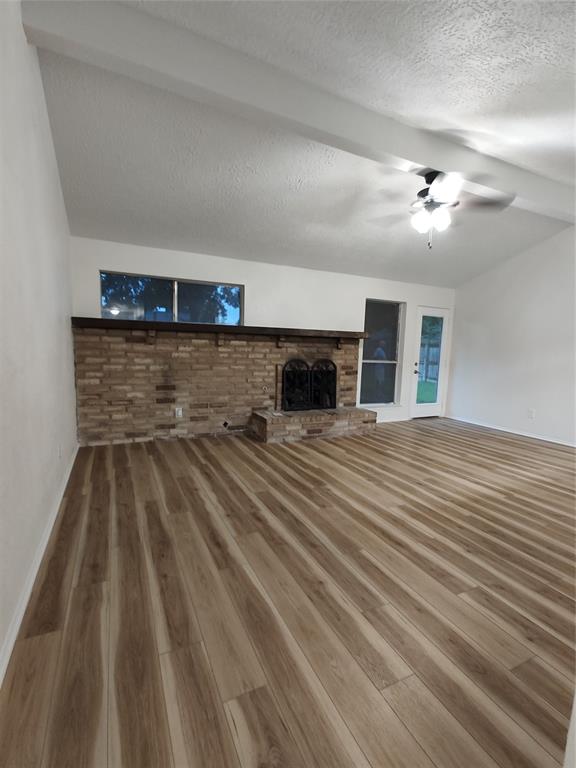 1041 Crossing Road, Angleton, Texas image 4