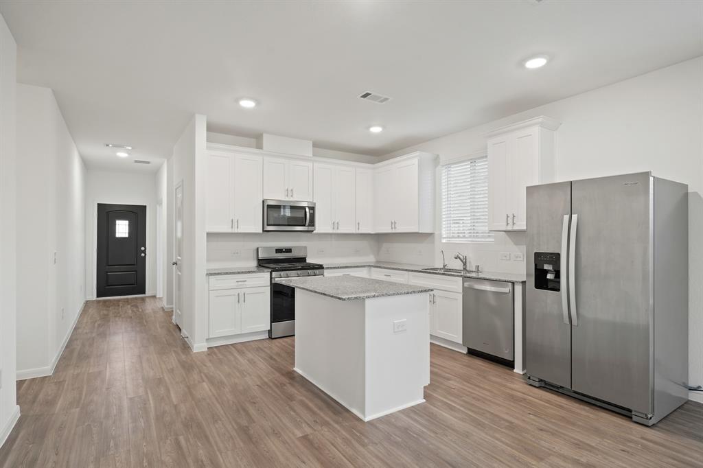 1312 Grass Bend Drive, Katy, Texas image 8