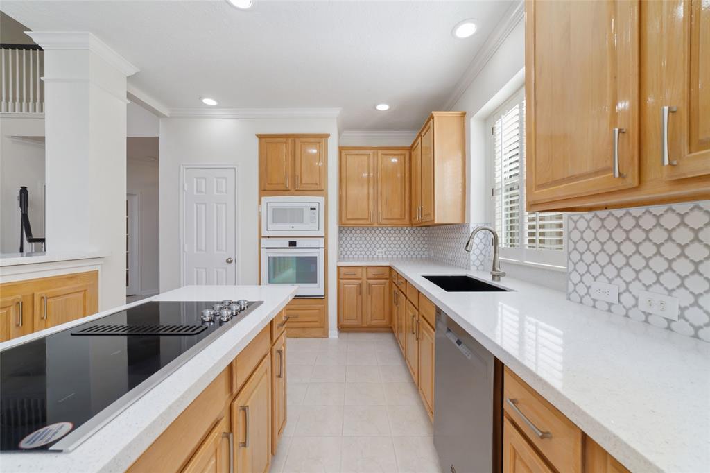 5023 Bellmead Drive, Missouri City, Texas image 13