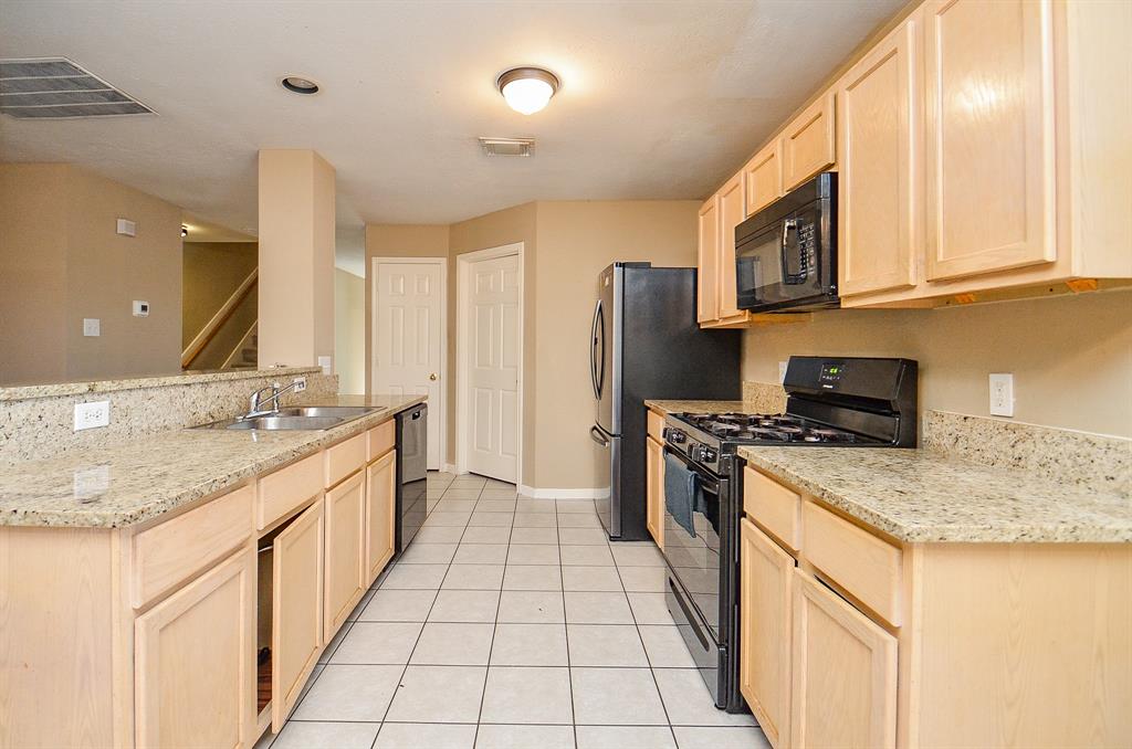 7811 Holly Berry Court, Cypress, Texas image 19