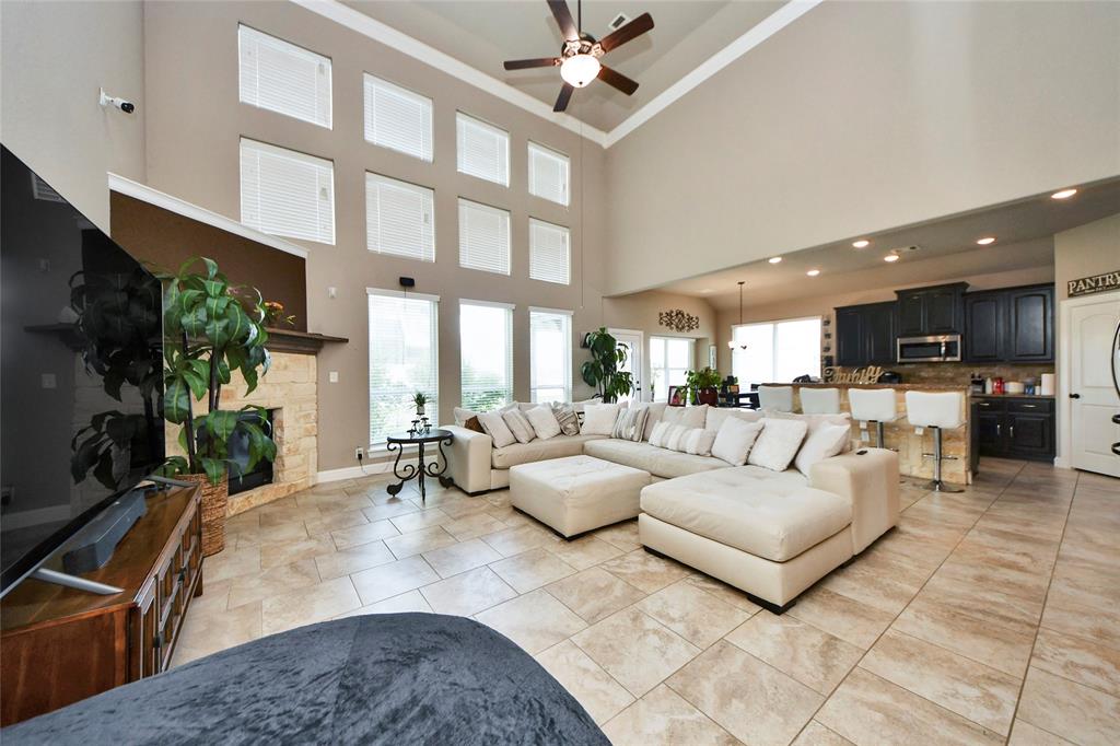 31602 Hummingbird Oak Drive, Hockley, Texas image 6