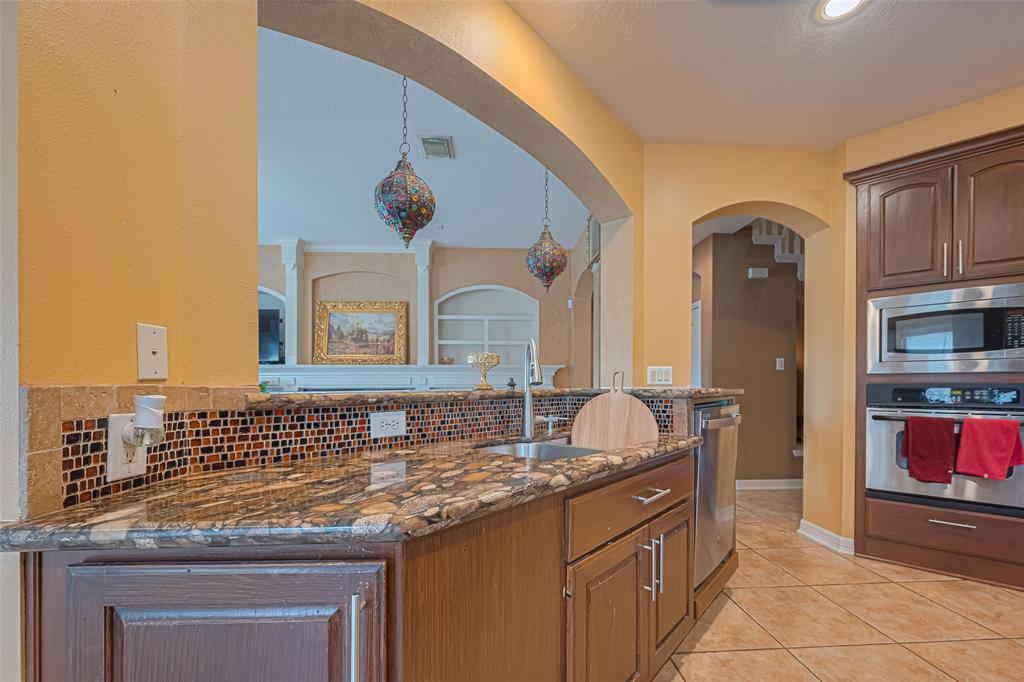 7207 Alder Springs Court, Katy, Texas image 19